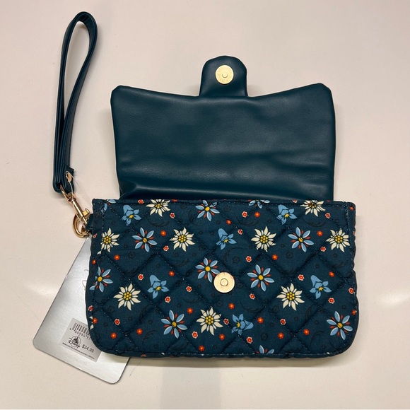 NEW DISNEY EPCOT GERMANY PAVILION BLACK FOREST MINNIE MOUSE QUILTED WRISTLET - Picture 2 of 11